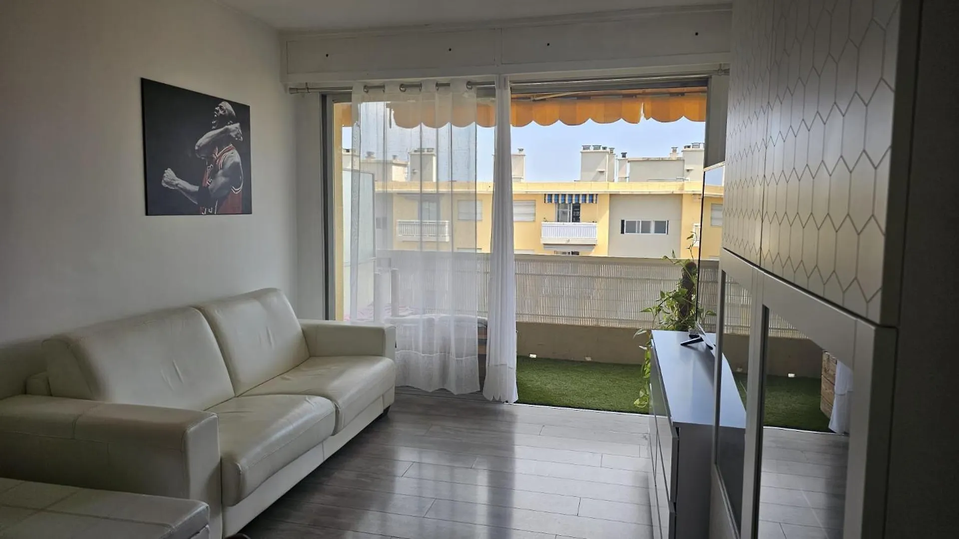Studio Charmant Avec Parking Prive Cagnes-sur-Mer Apartmán